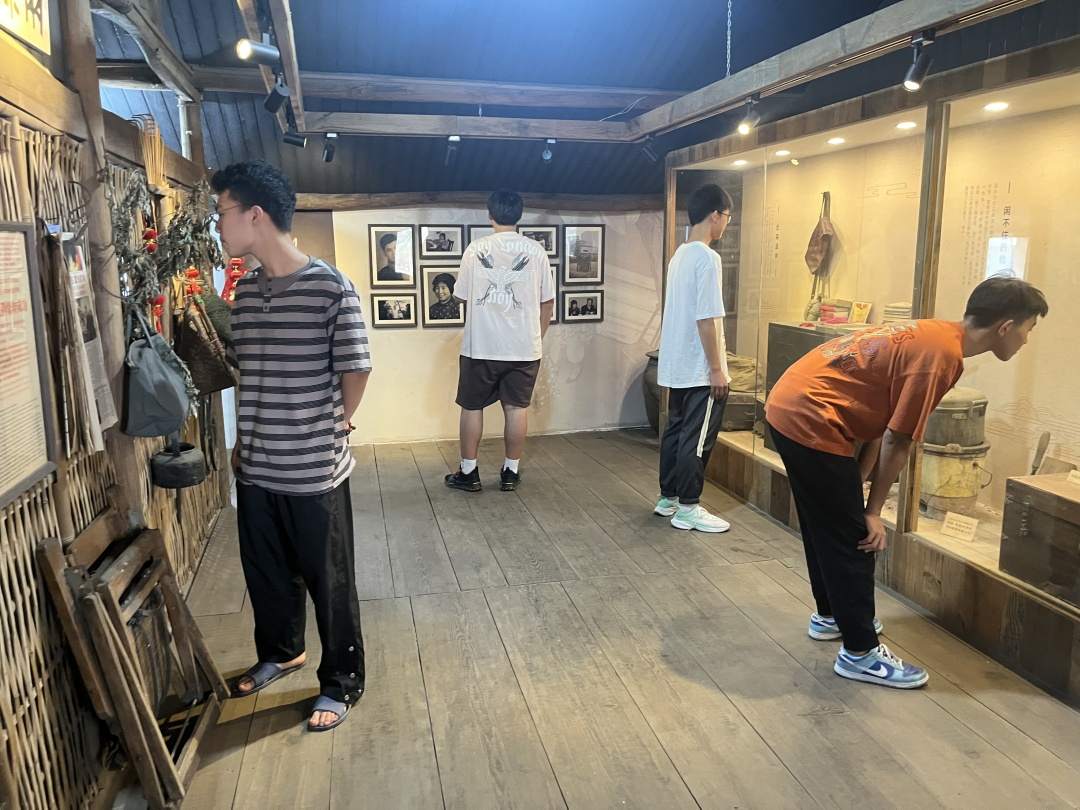 长乐中学志愿者团队开展“红色之旅”活动（2）.jpg