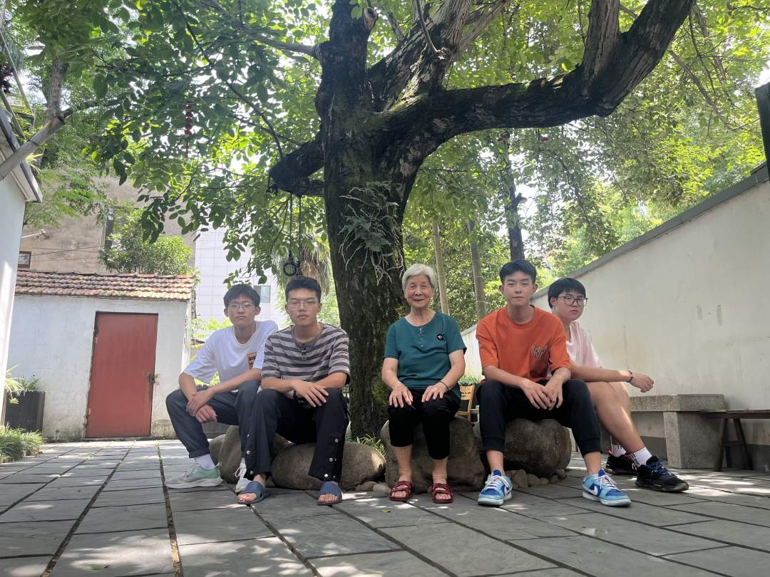 长乐中学志愿者团队开展“红色之旅”活动（1）.jpg
