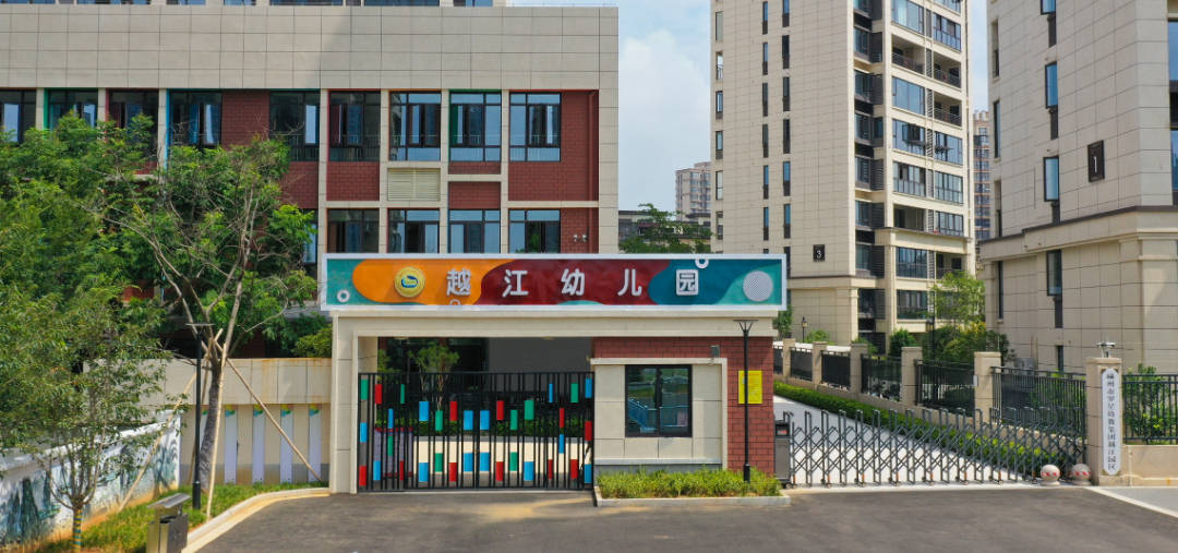 园门口.jpg