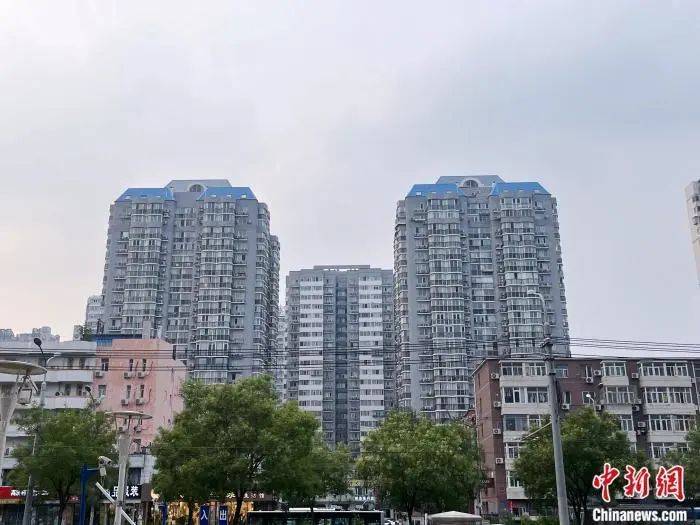资料图:北京某住宅楼。 中新财经 左宇坤 摄