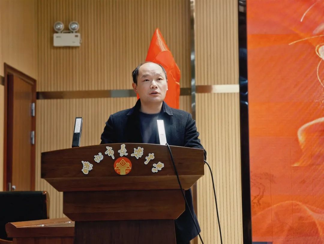 校长发言.jpg